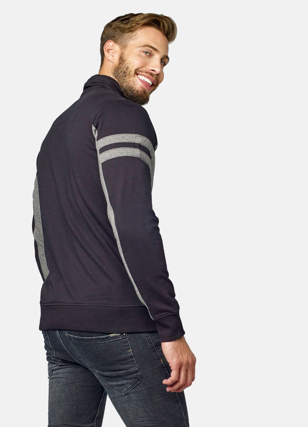Sudadera Cuello Alto Hombre Estampado Texto – Koroshi 2021SU06
