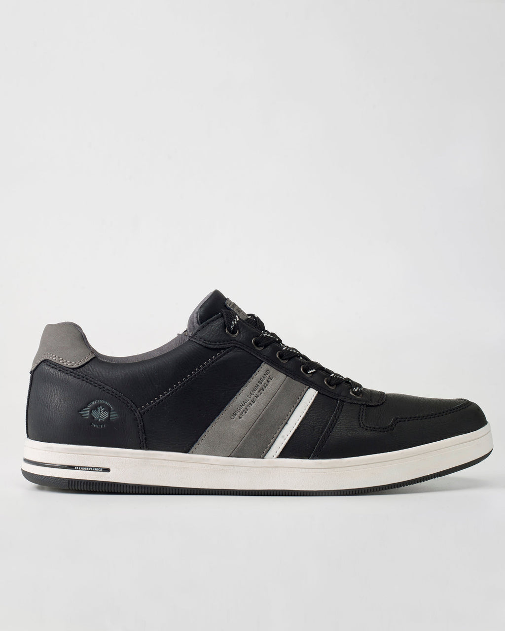 Sneaker para hombre con cordones