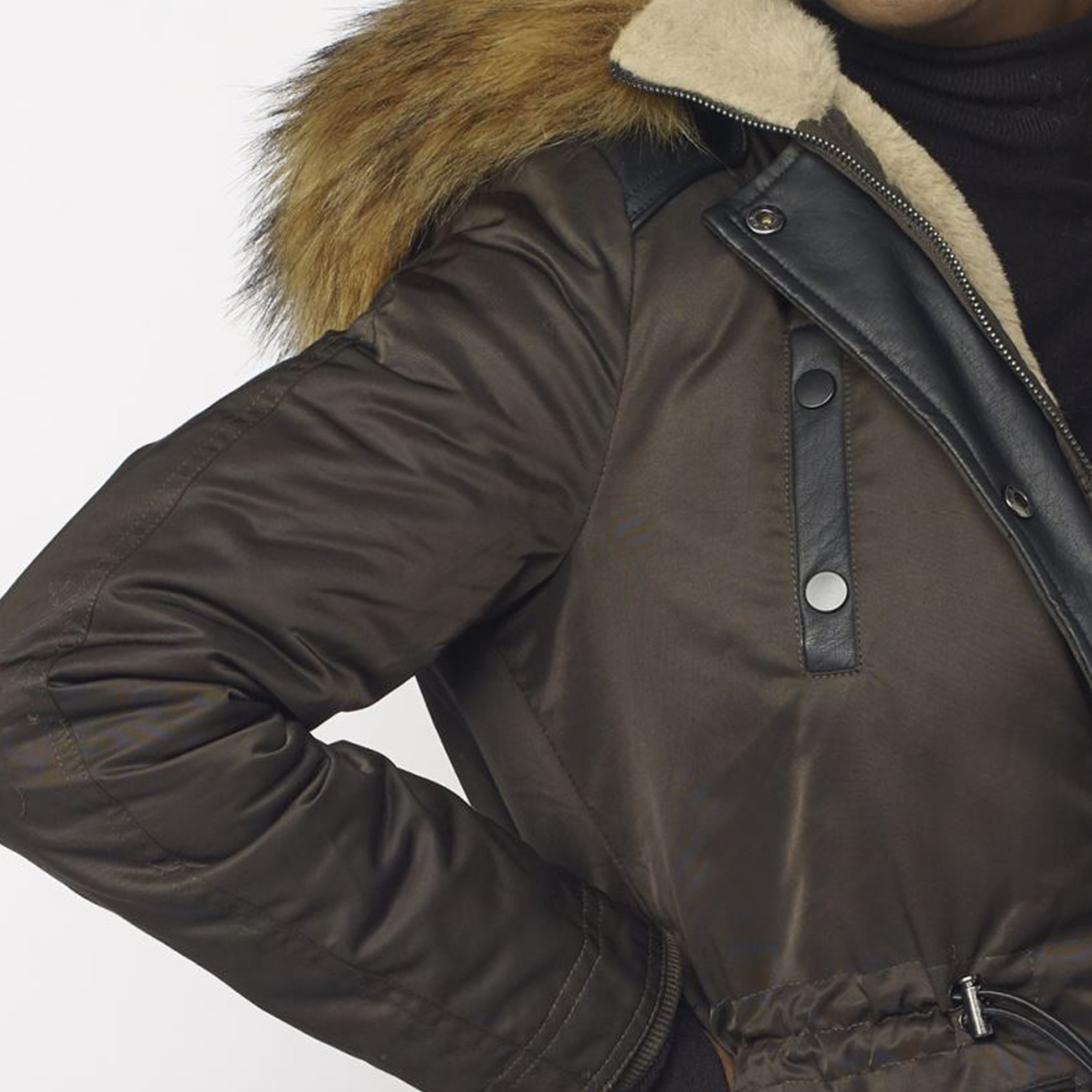 Parka Larga Mujer con Forro de Pelo y Capucha – Koroshi Caqui