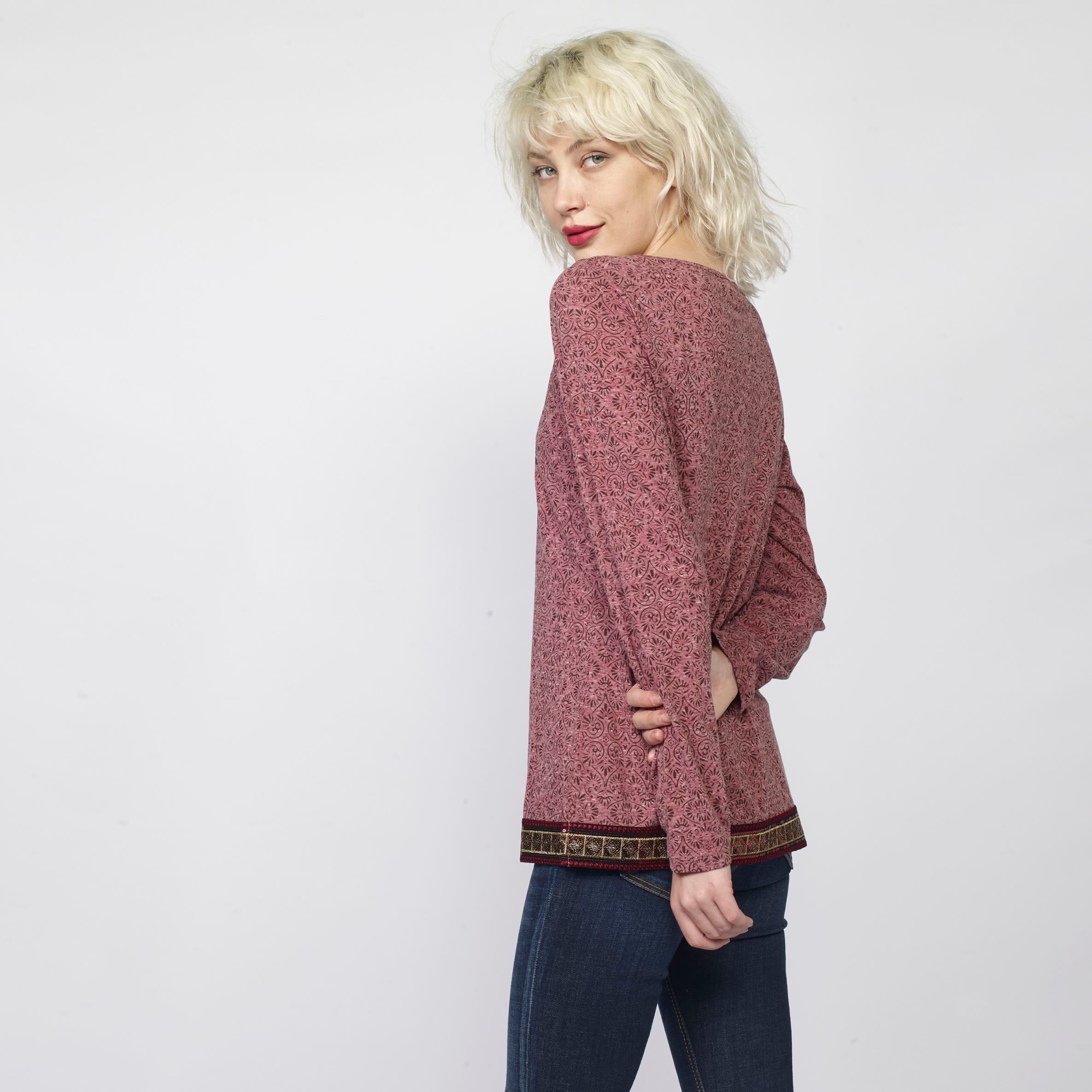 Camiseta Manga Larga Mujer Bordado Floral y Lurex – Koroshi 2022ML22