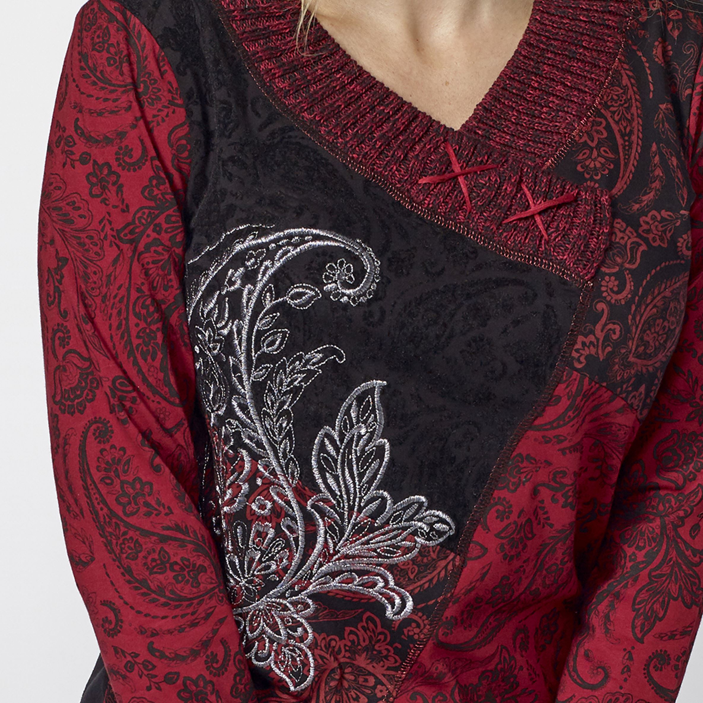 Camiseta Manga Larga Mujer Estampado Foil y Flock – Koroshi 2022ML35