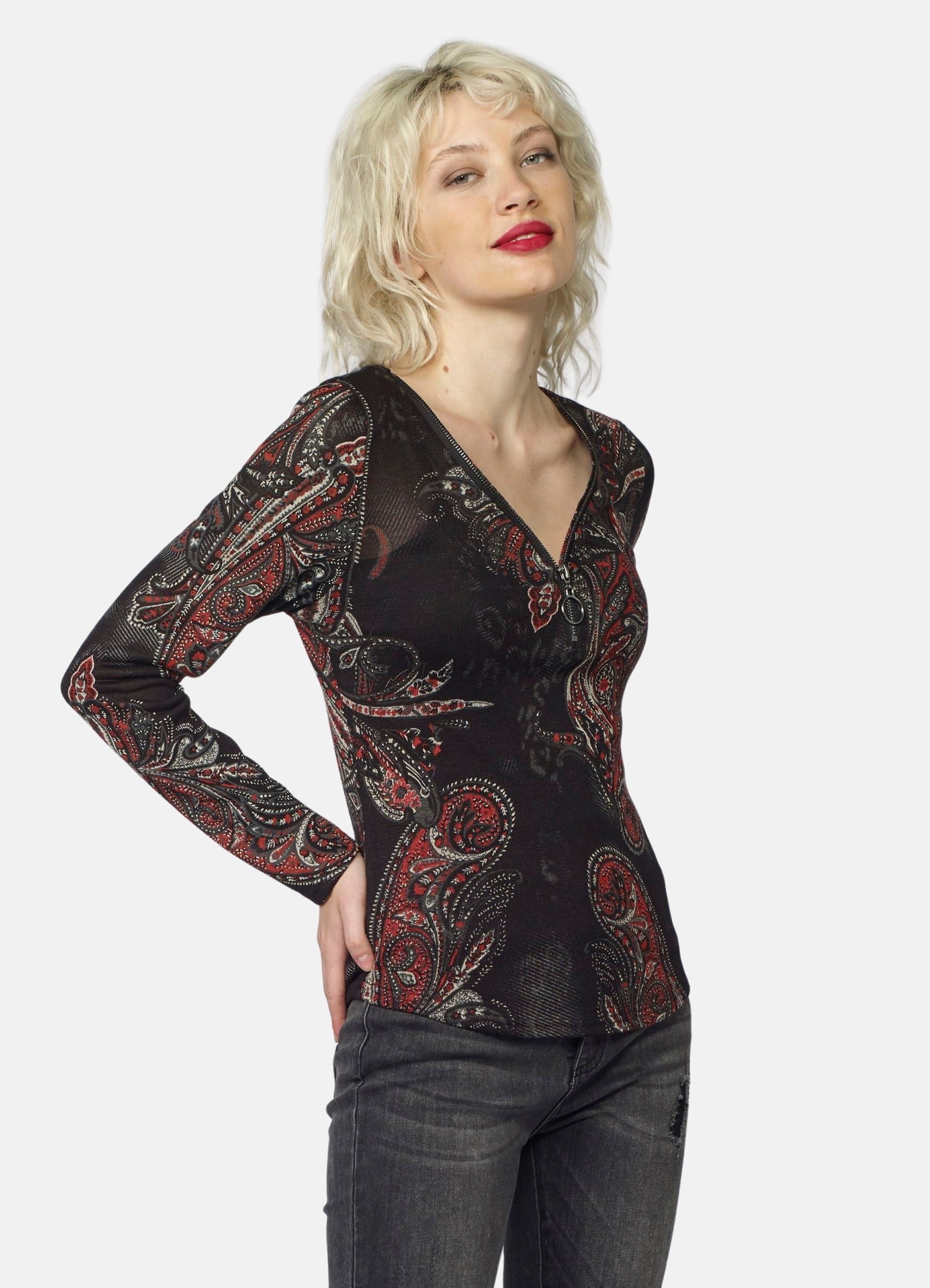 Camiseta Manga Larga Mujer Estampado Cachemir Cuello Pico – Koroshi Rojo