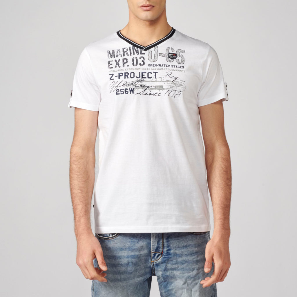 Camiseta Hombre Cuello Pico Estampado en el Pecho – Koroshi 2111MC04