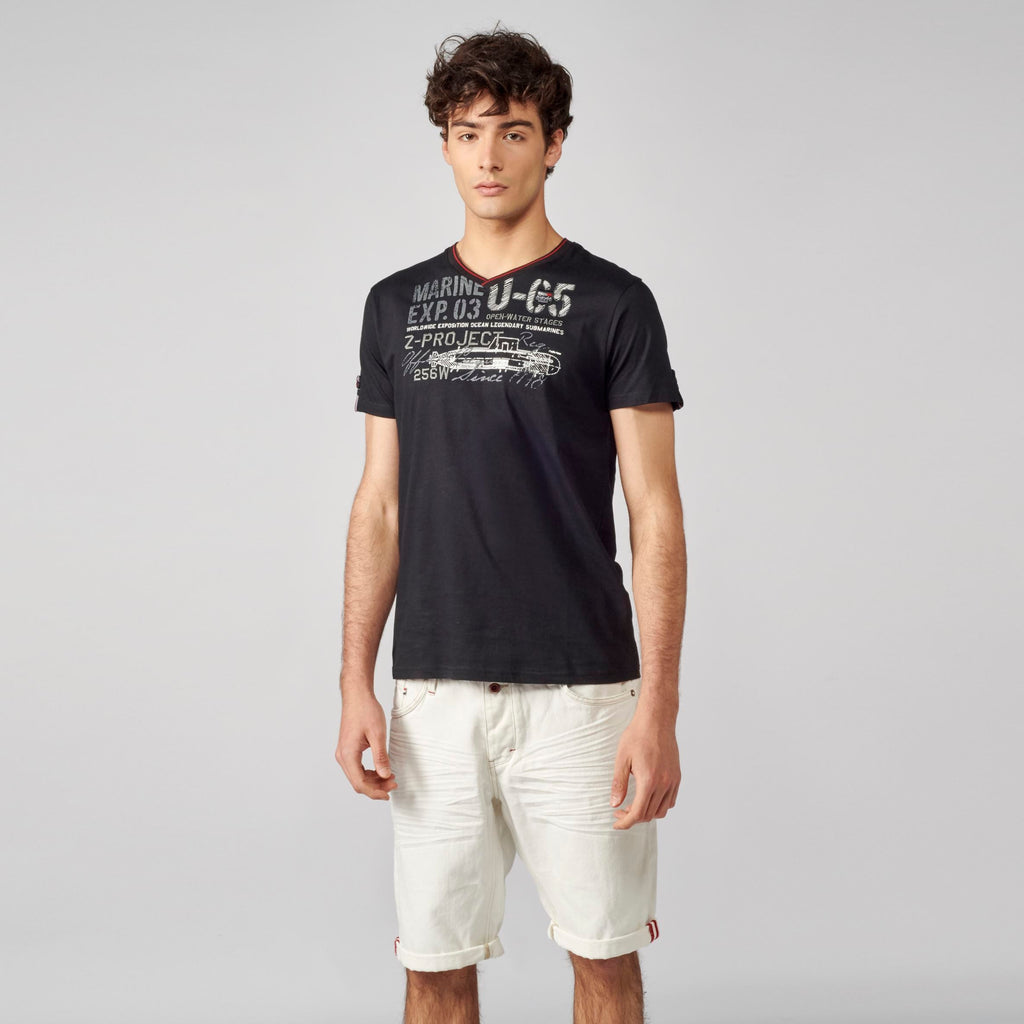 Camiseta Hombre Cuello Pico Estampado en el Pecho – Koroshi 2111MC04