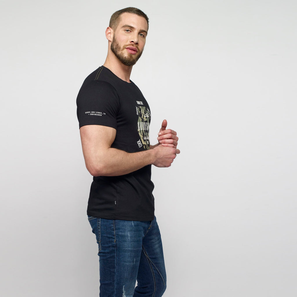 Camiseta Hombre Cuello Redondo Estampado Gráfico – Koroshi 2111MC21