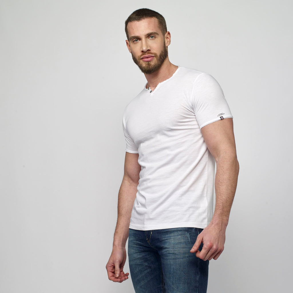 Camiseta Manga Corta Hombre Cuello con Abertura – Koroshi 2111MC62