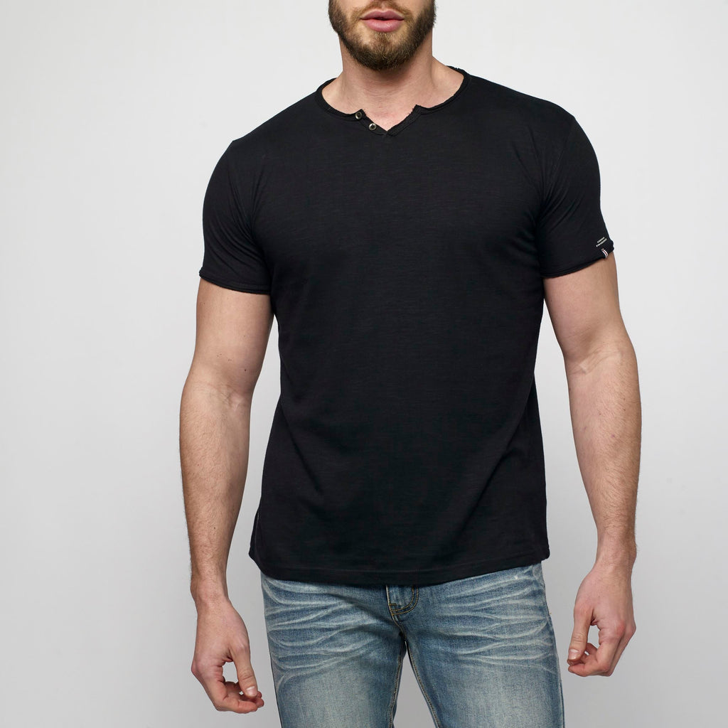 Camiseta Manga Corta Hombre Cuello con Abertura – Koroshi 2111MC62