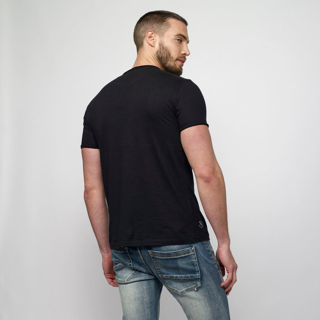 Camiseta Manga Corta Hombre Cuello con Abertura – Koroshi 2111MC62