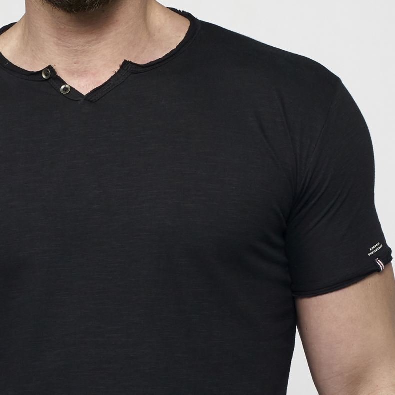 Camiseta Manga Corta Hombre Cuello con Abertura – Koroshi 2111MC62