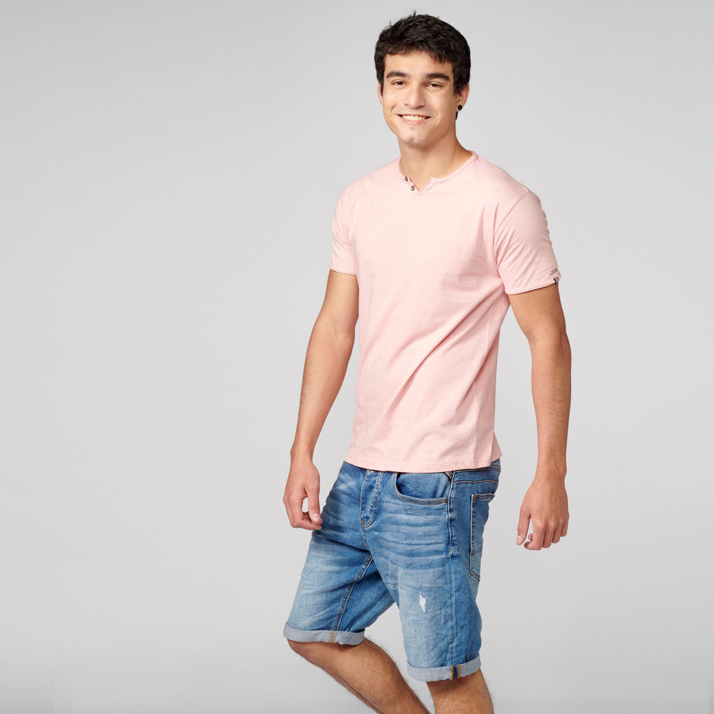 Camiseta Manga Corta Hombre Cuello con Abertura – Koroshi 2111MC62