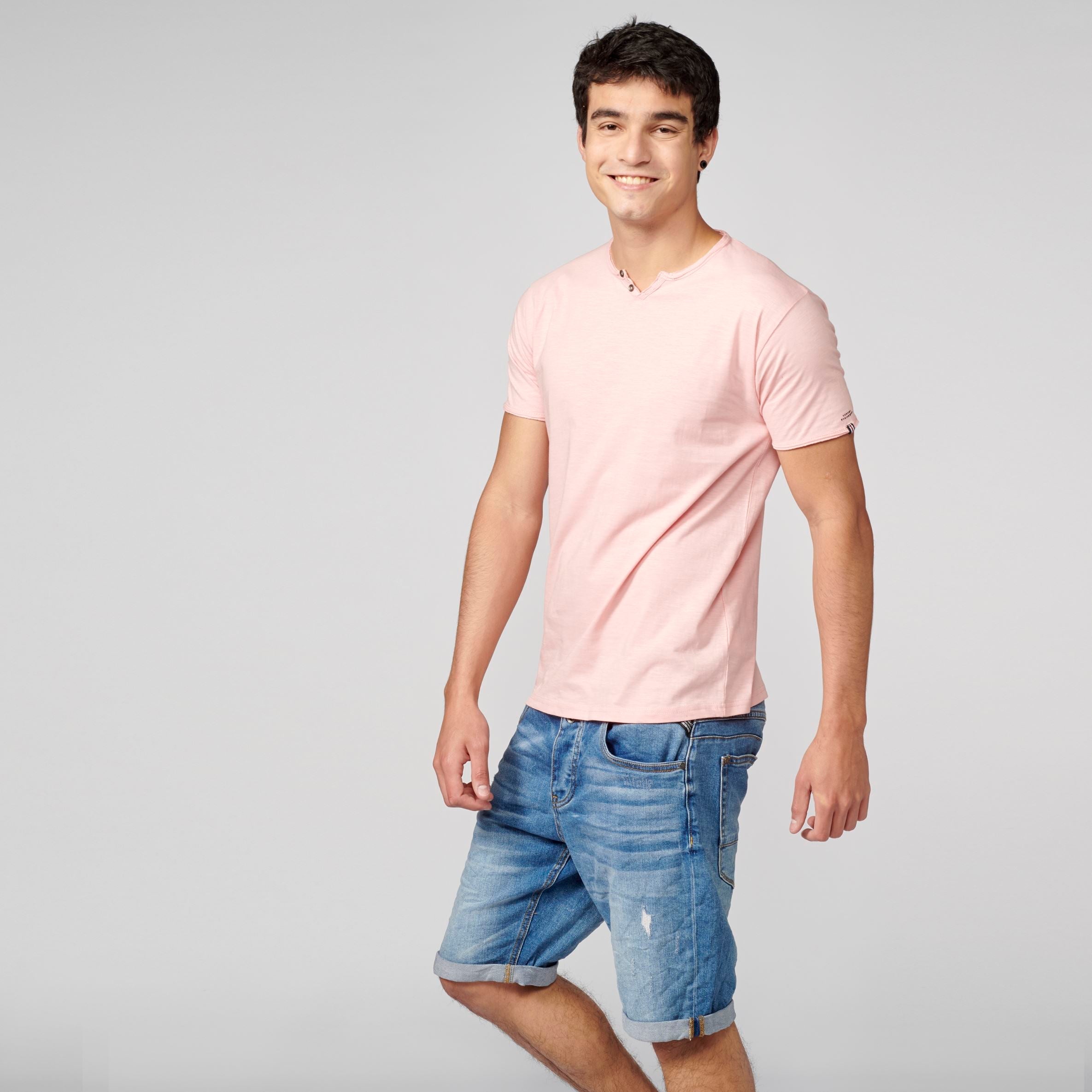 Camiseta Manga Corta Hombre Cuello con Abertura – Koroshi 2111MC62