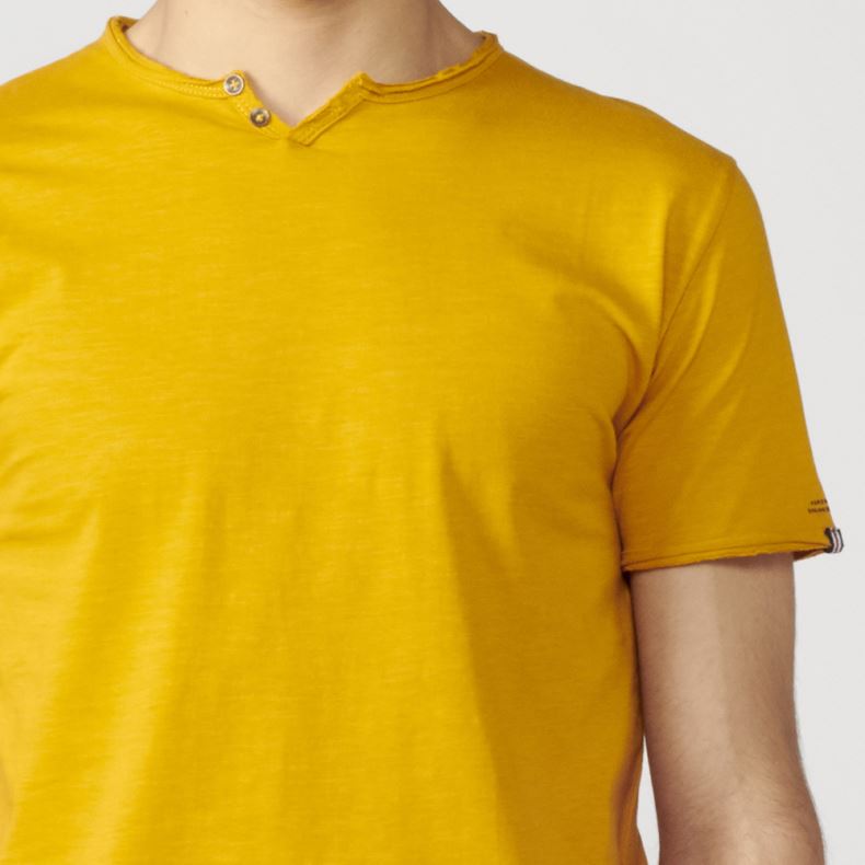 Camiseta Manga Corta Hombre Cuello con Abertura – Koroshi 2111MC62