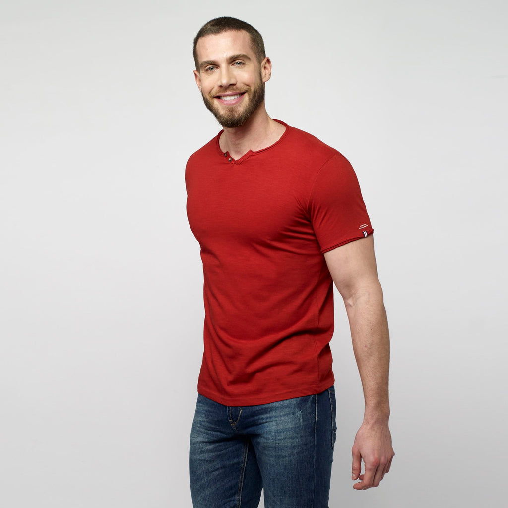 Camiseta Manga Corta Hombre Cuello con Abertura – Koroshi 2111MC62