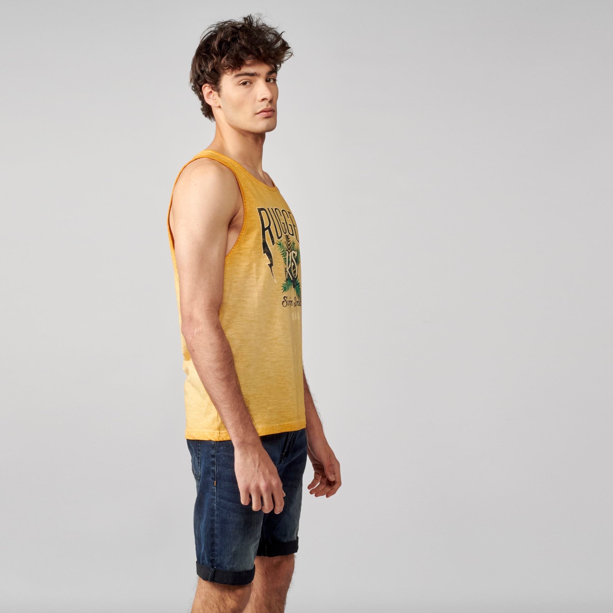 Camiseta Tirantes Hombre Degradado Texto en Relieve – Koroshi 2111MS04
