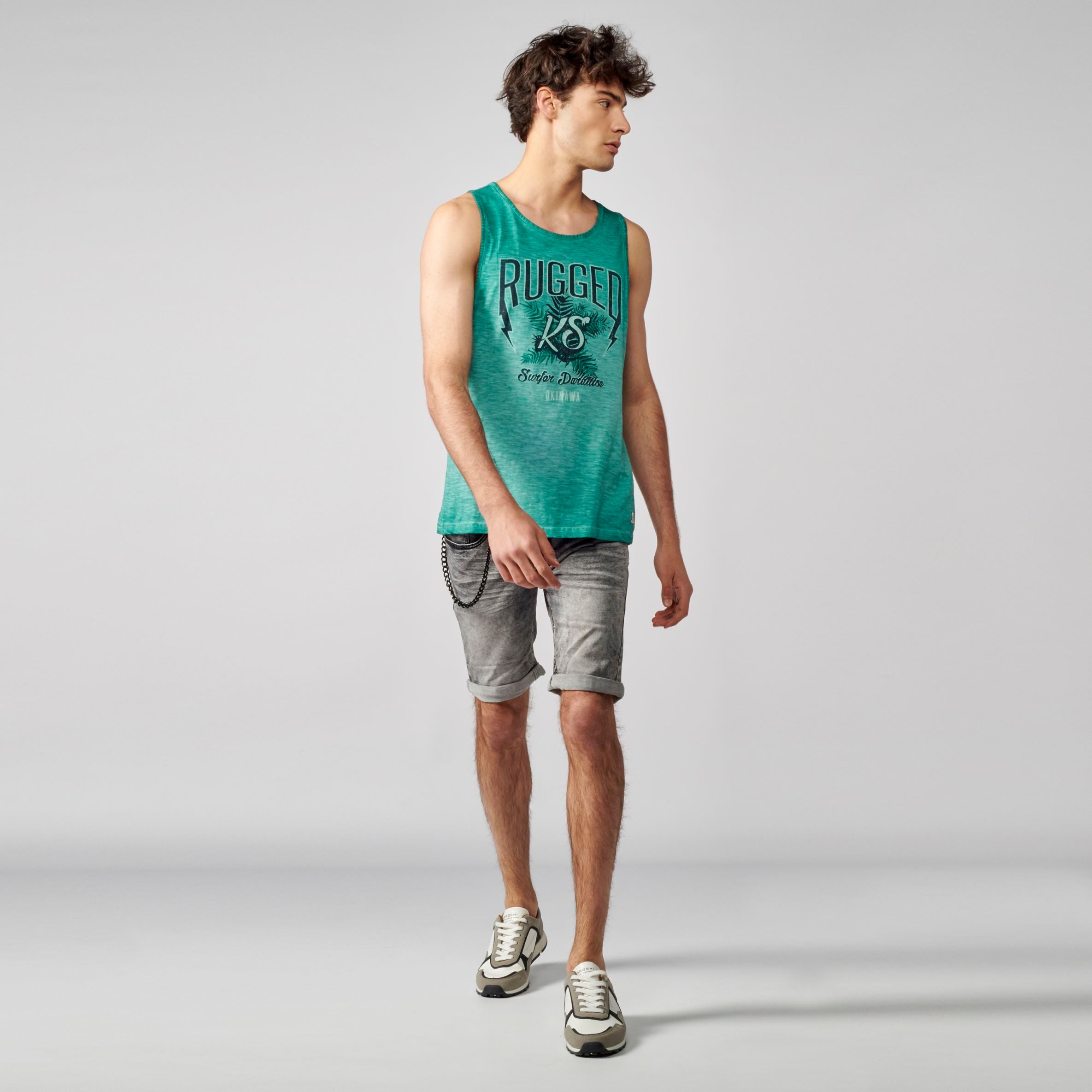 Camiseta Tirantes Hombre Degradado Texto en Relieve – Koroshi 2111MS04