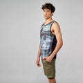 Camiseta sin Mangas Hombre Estampado Tropical – Koroshi Negro