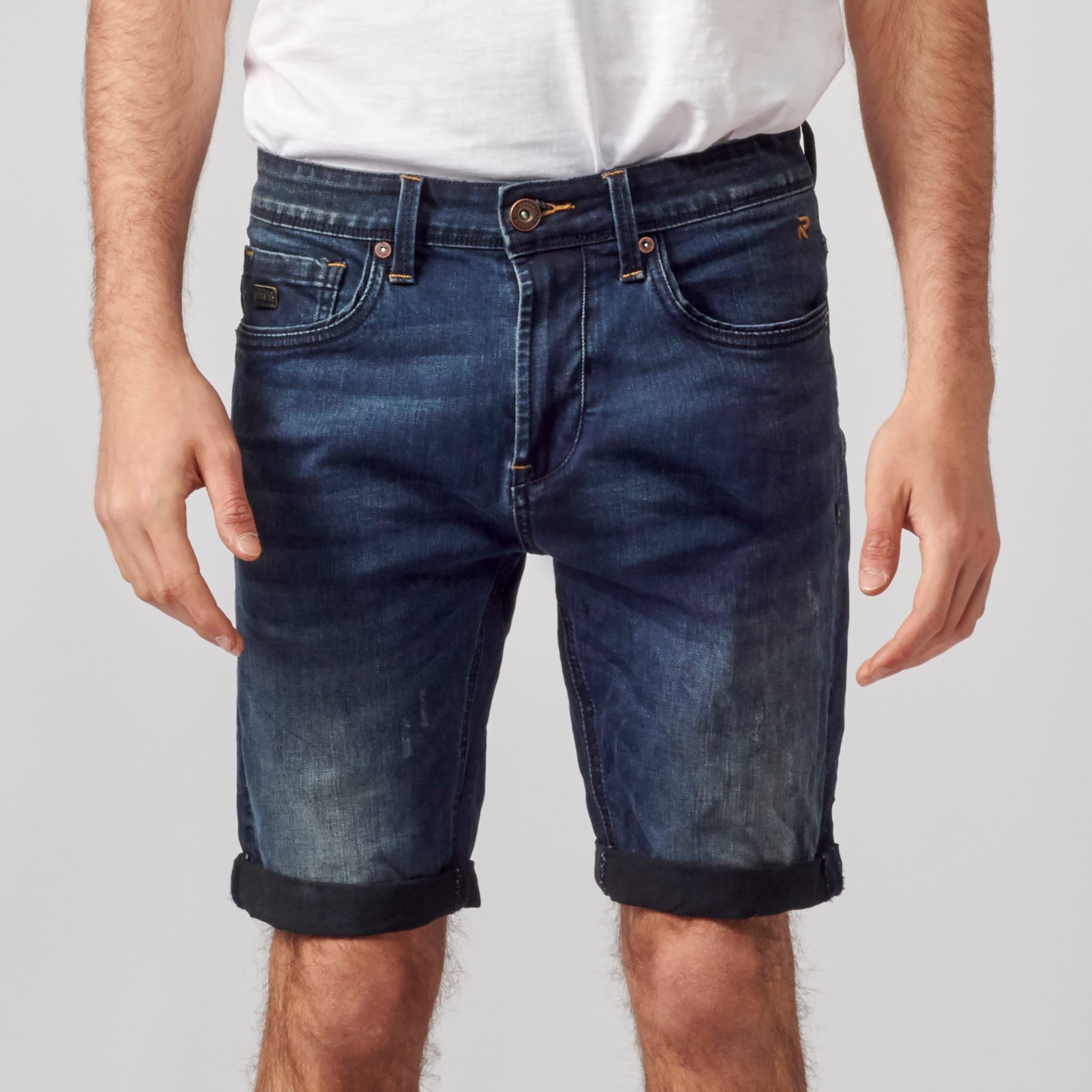 Short Hombre Denim Slim Efecto Gastado – Koroshi Azul Oscuro