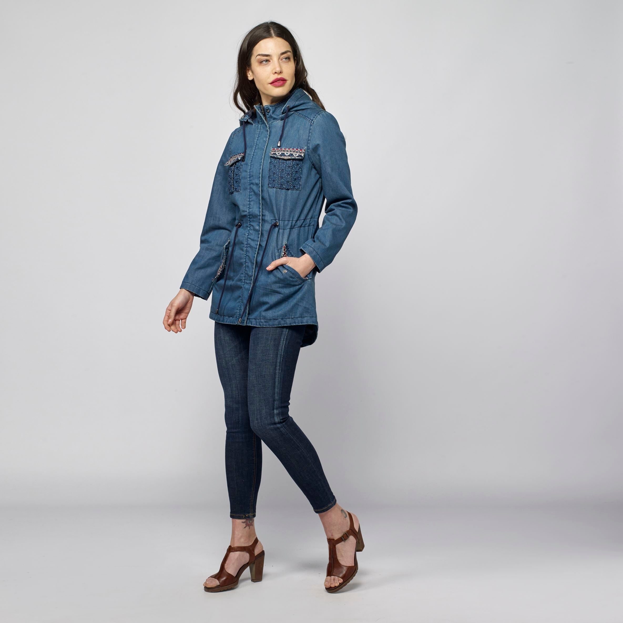 Parka Larga Denim Mujer Capucha y Bordado Étnico – Koroshi Azul