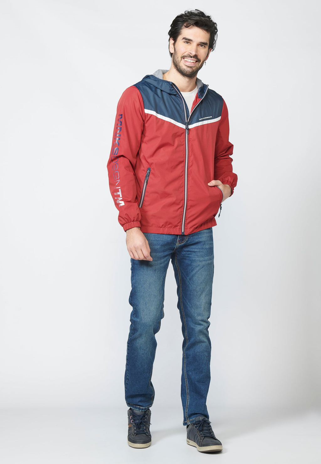 Cazadora Hombre con Capucha y Diseño Color Block – Koroshi 2211JA13