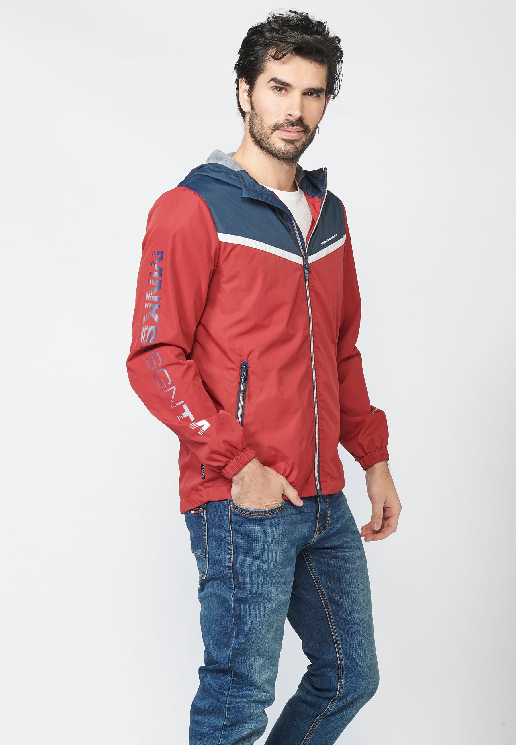 Cazadora Hombre con Capucha y Diseño Color Block – Koroshi 2211JA13