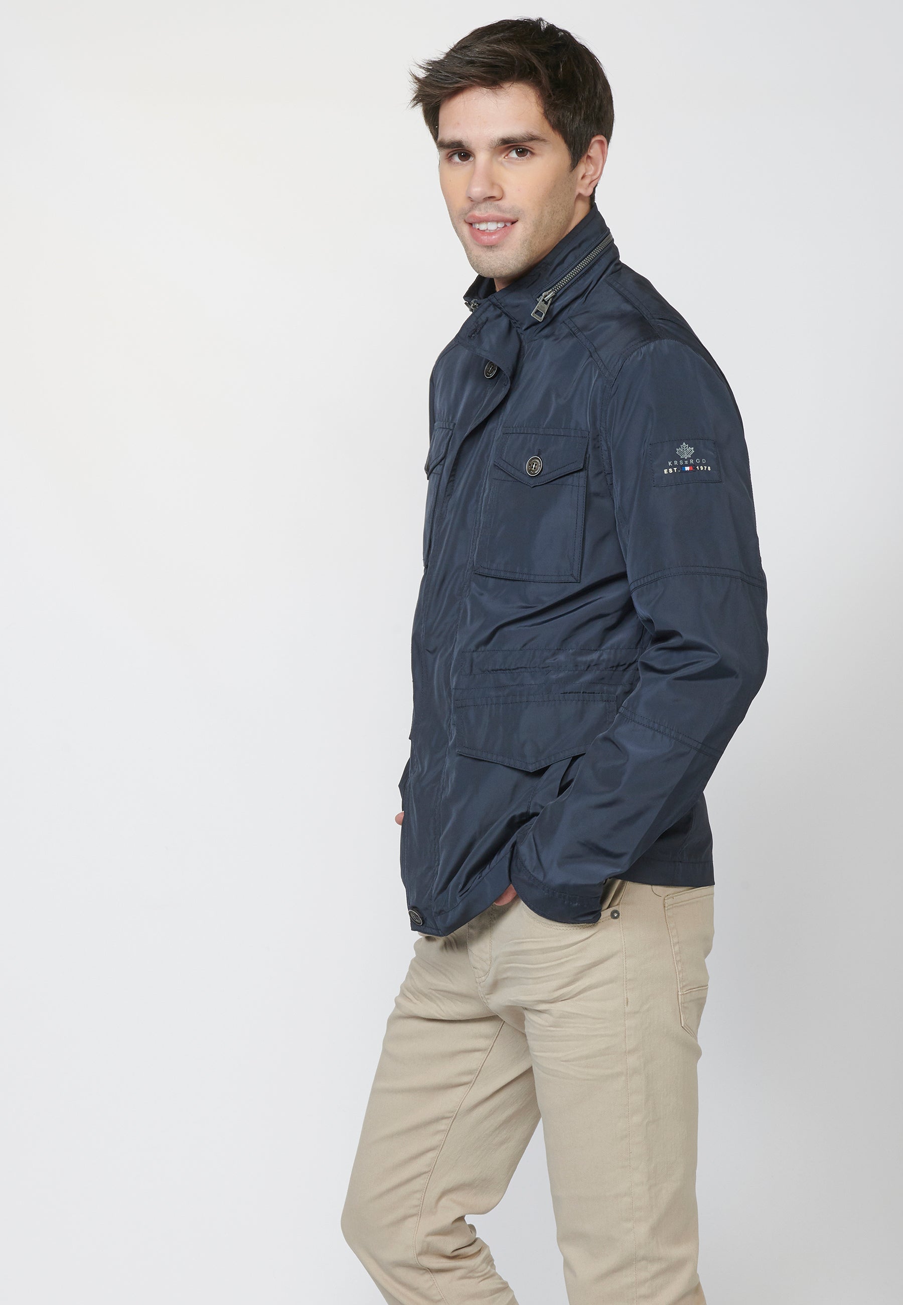 Chaqueta Field Hombre Cuello Alto con Cuatro Bolsillos – Koroshi Azul Navy