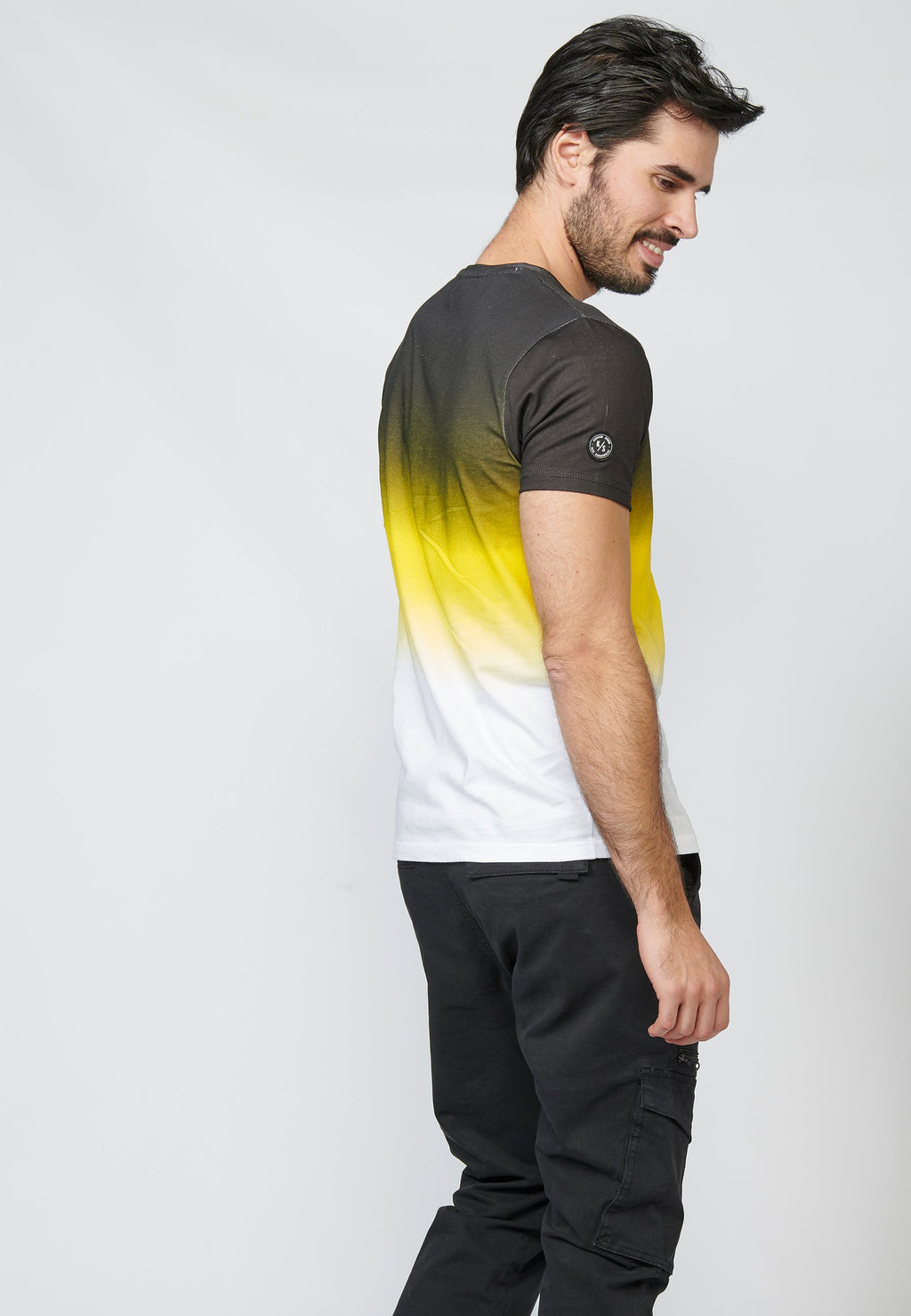 Camiseta Hombre Manga Corta Degradado y Logo Lateral – Koroshi 2211MC03