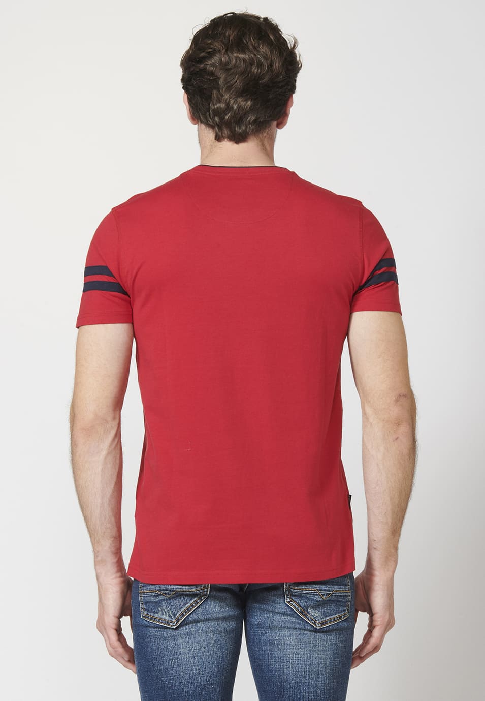 Camiseta Hombre Manga Corta Cuello Pico Estampada – Koroshi 2211MC04