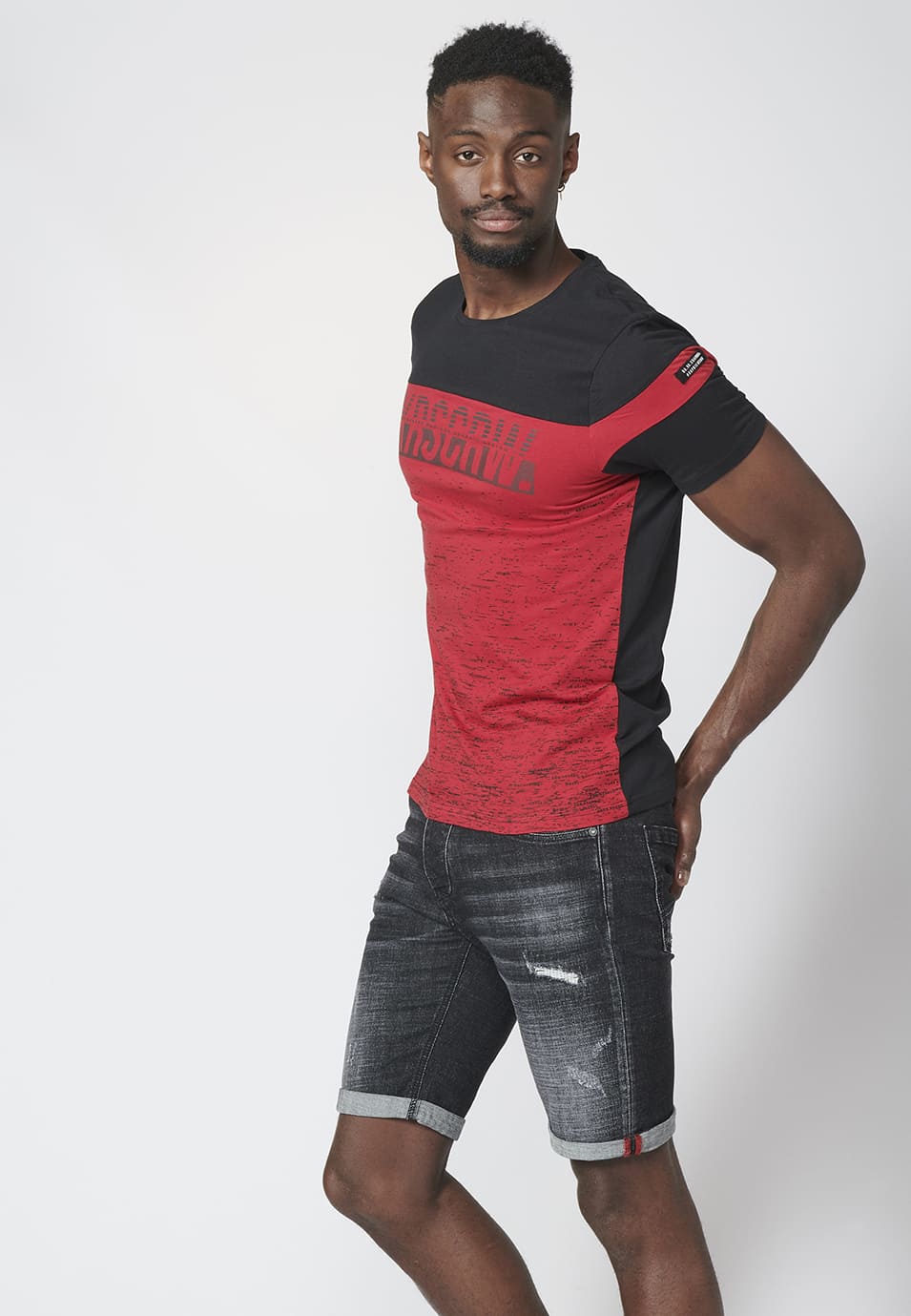 Camiseta Hombre Manga Corta Bloque a Contraste y Logo – Koroshi 2211MC08