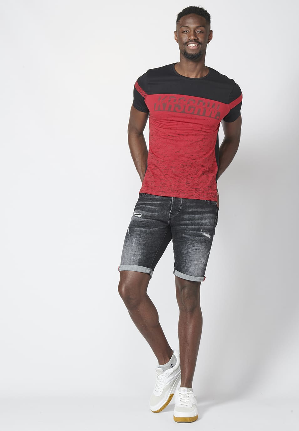 Camiseta Hombre Manga Corta Bloque a Contraste y Logo – Koroshi 2211MC08