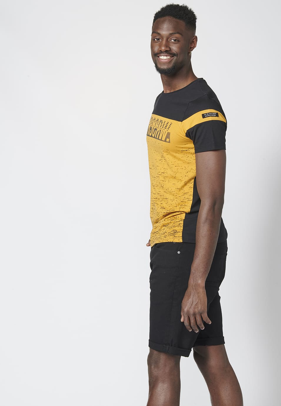 Camiseta Hombre Manga Corta Bloque a Contraste y Logo – Koroshi 2211MC08