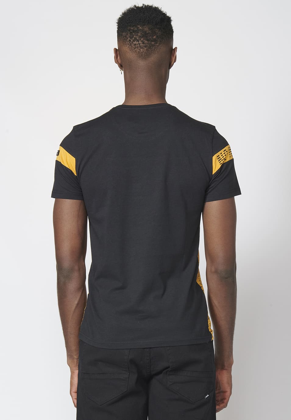 Camiseta Hombre Manga Corta Bloque a Contraste y Logo – Koroshi 2211MC08
