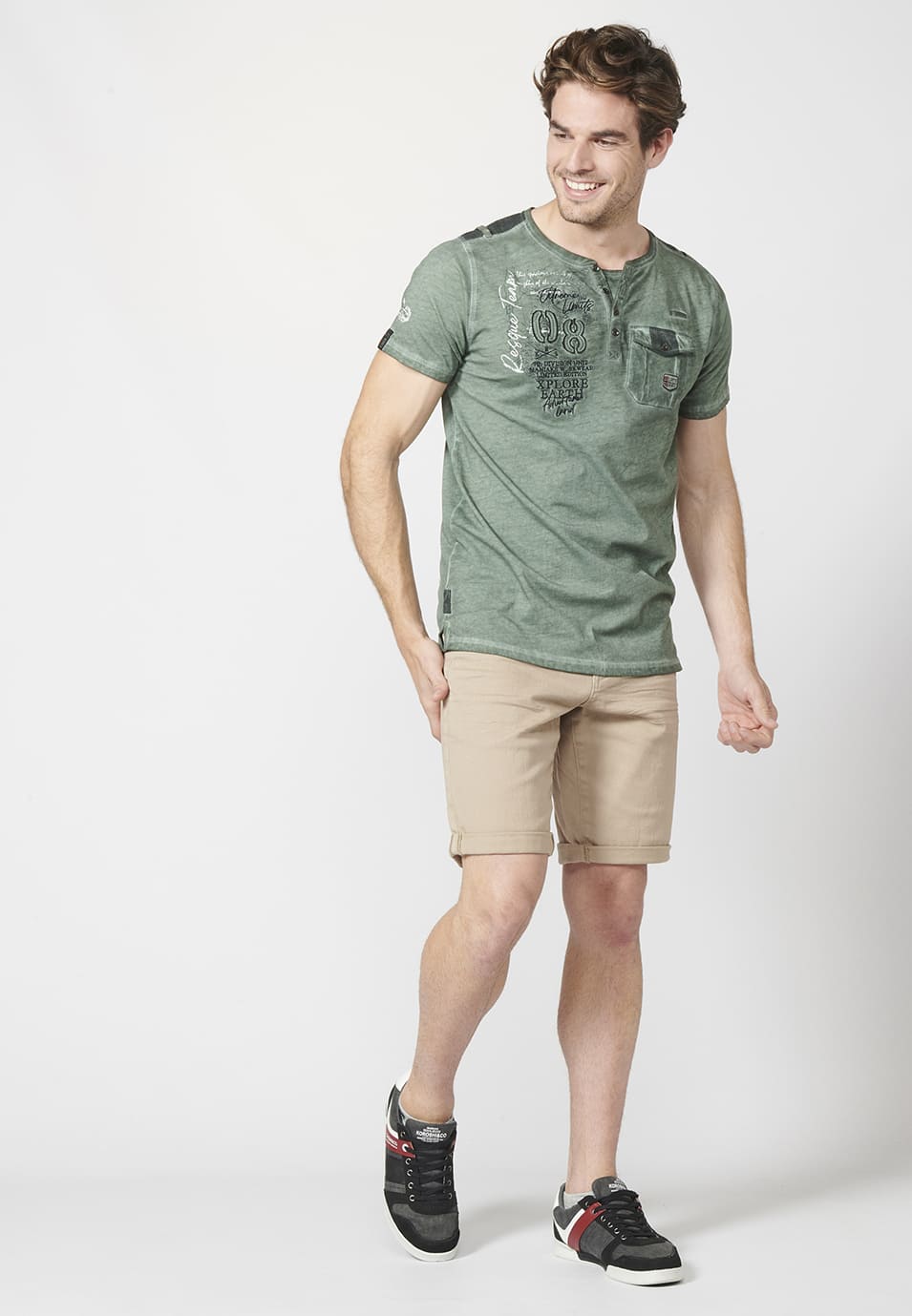 Camiseta Hombre Manga Corta Efecto Gastado con Tapeta y Bolsillo – Koroshi 2211MC24