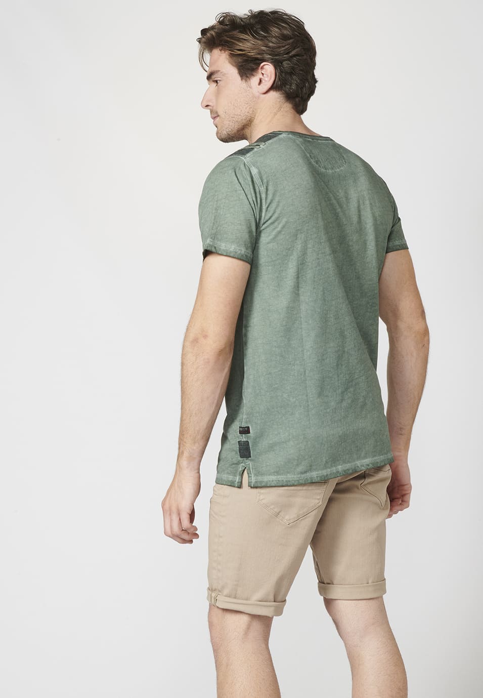 Camiseta Hombre Manga Corta Efecto Gastado con Tapeta y Bolsillo – Koroshi 2211MC24