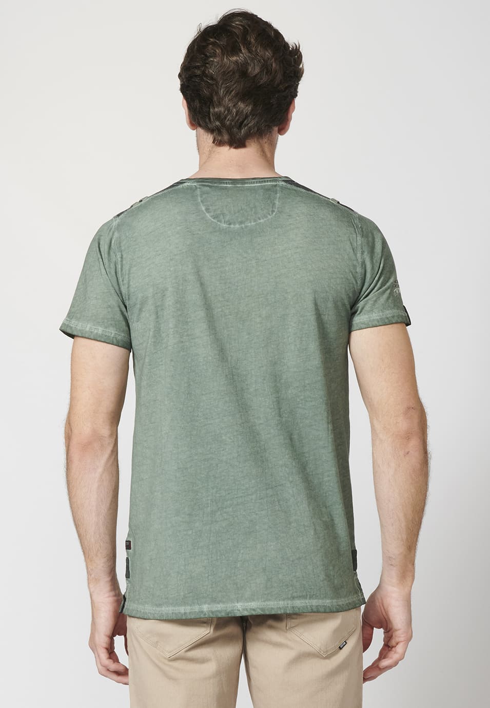 Camiseta Hombre Manga Corta Efecto Gastado con Tapeta y Bolsillo – Koroshi 2211MC24