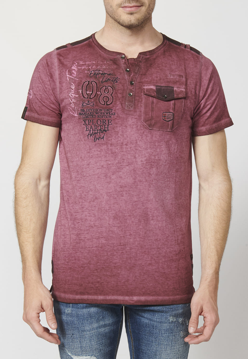 Camiseta Hombre Manga Corta Efecto Gastado con Tapeta y Bolsillo – Koroshi 2211MC24