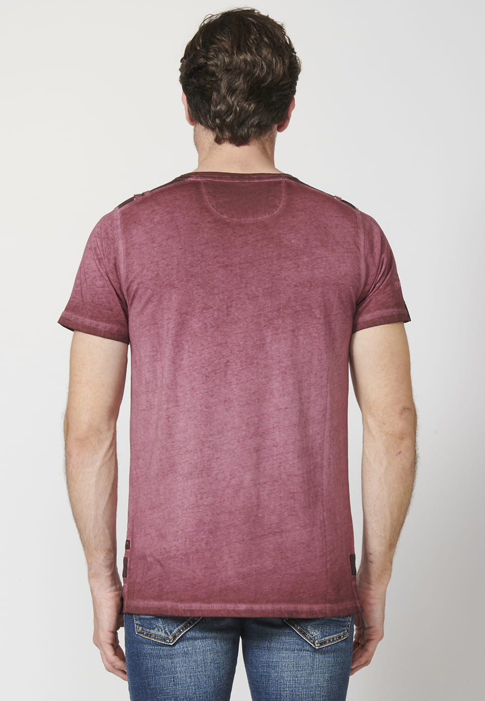Camiseta Hombre Manga Corta Efecto Gastado con Tapeta y Bolsillo – Koroshi 2211MC24