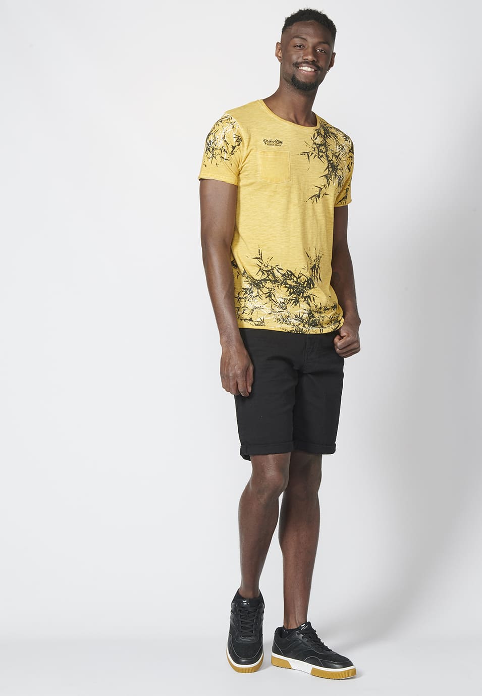 Camiseta Manga Corta Hombre Bolsillo y Estampado – Koroshi 2211MC31
