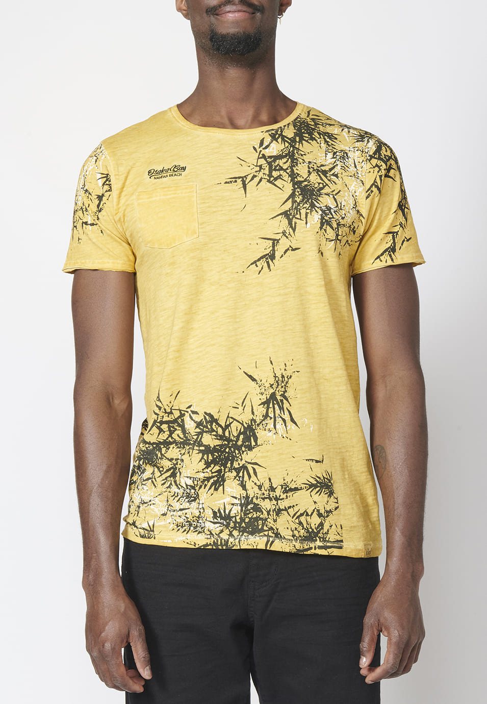 Camiseta Manga Corta Hombre Bolsillo y Estampado – Koroshi 2211MC31