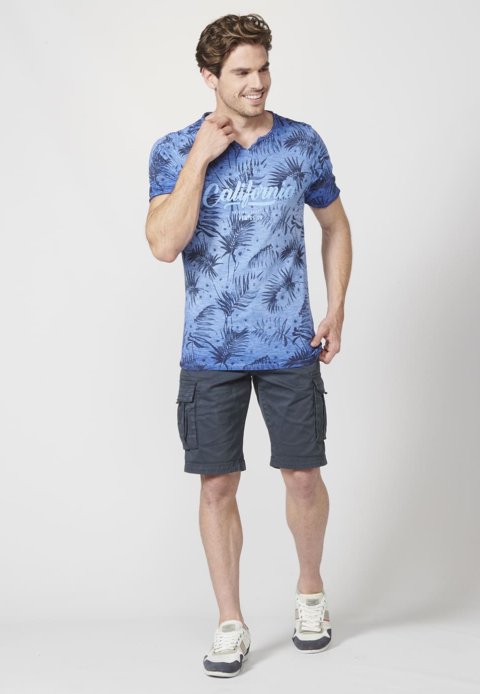 Camiseta Hombre Manga Corta Estampado Tropical – Koroshi 2211MC44