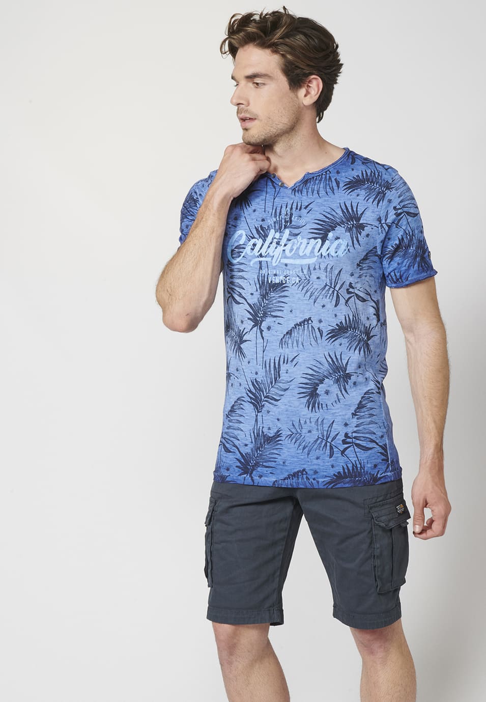 Camiseta Hombre Manga Corta Estampado Tropical – Koroshi 2211MC44