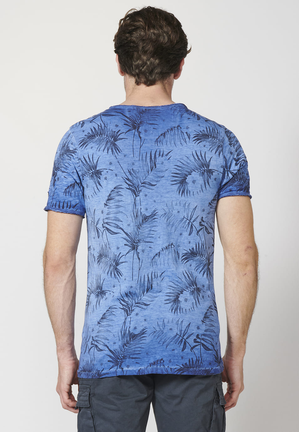 Camiseta Hombre Manga Corta Estampado Tropical – Koroshi 2211MC44