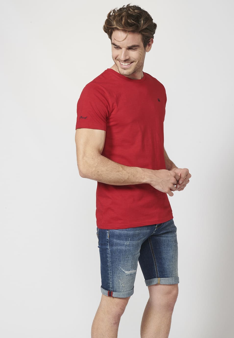 Camiseta Hombre Básica Manga Corta Logo Bordado – Koroshi 2211MC63