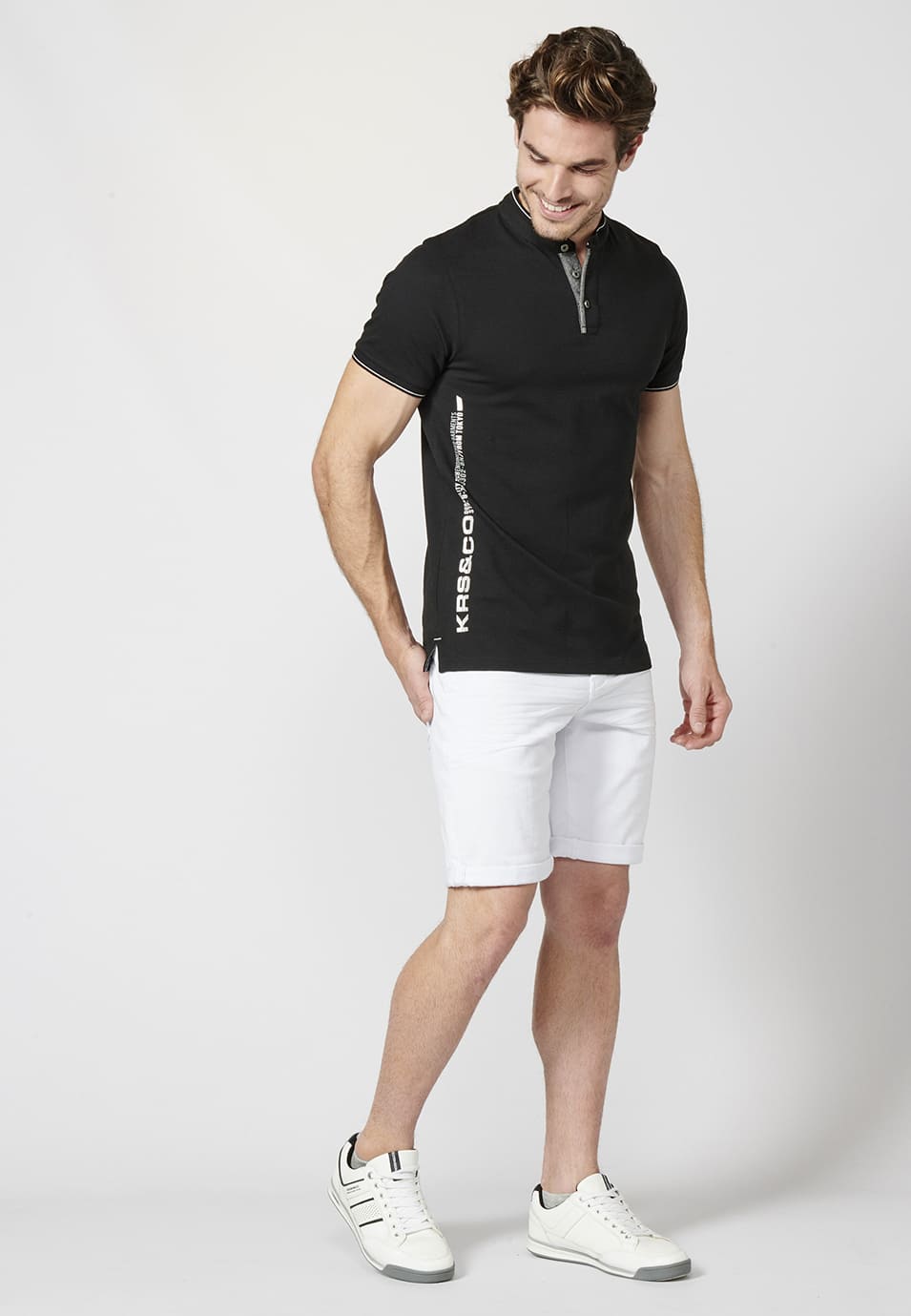 Polo Piqué Hombre Cuello Mao Estampado Lateral – Koroshi 2211PC26