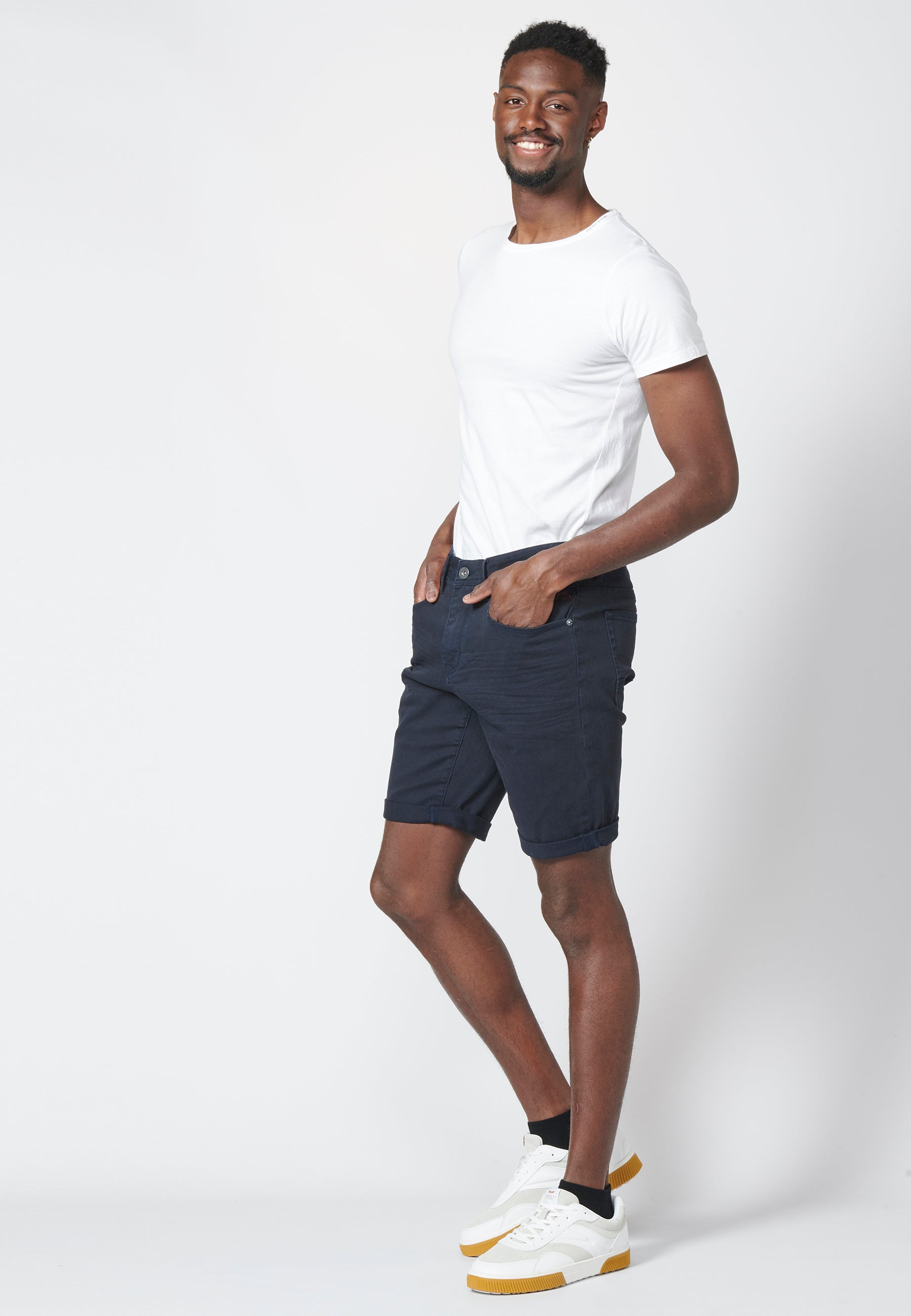 Bermuda Hombre Algodón Regular 5 Bolsillos con Vuelta – Koroshi 2211PS01