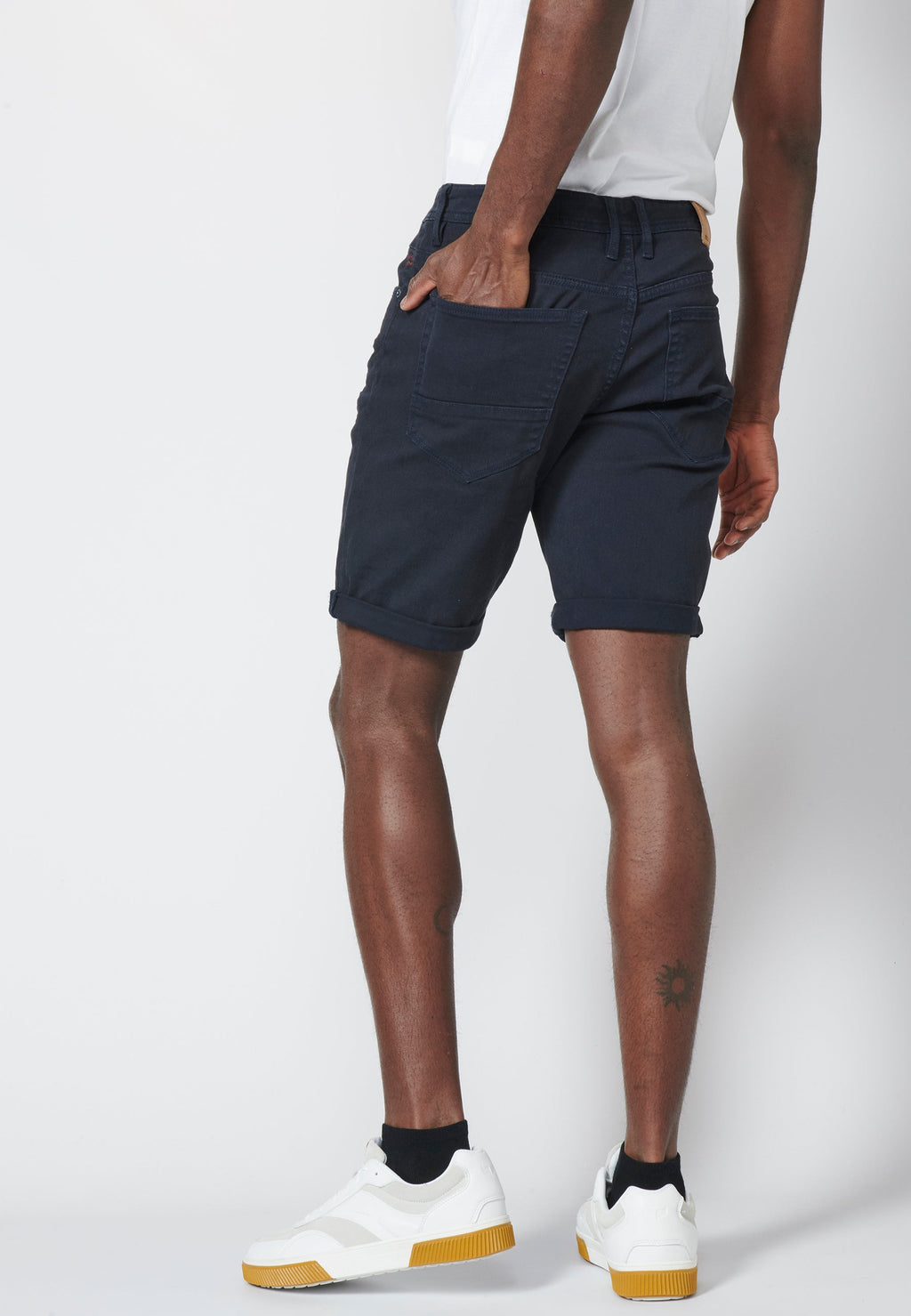 Bermuda Hombre Algodón Regular 5 Bolsillos con Vuelta – Koroshi 2211PS01