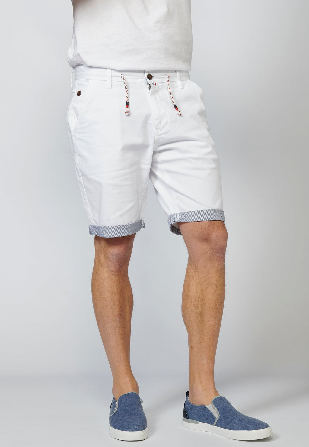 Bermuda Chino con Cordón y Vuelta a Contraste Hombre – Koroshi 2211PS07