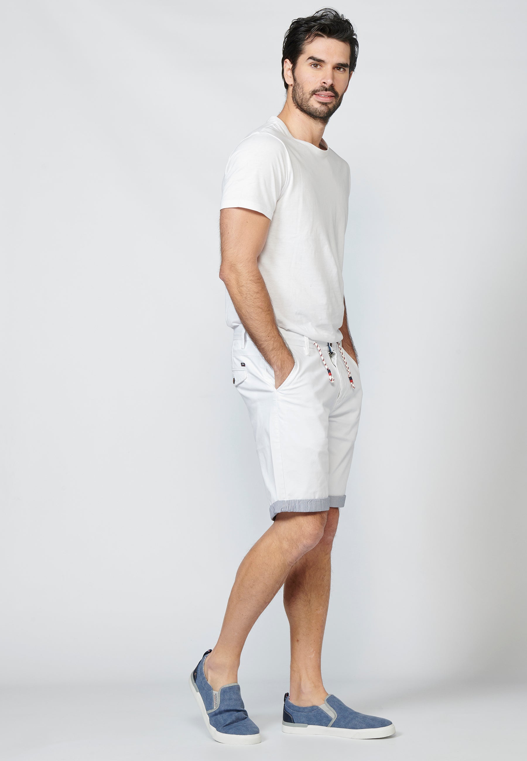 Bermuda Chino con Cordón y Vuelta a Contraste Hombre – Koroshi 2211PS07