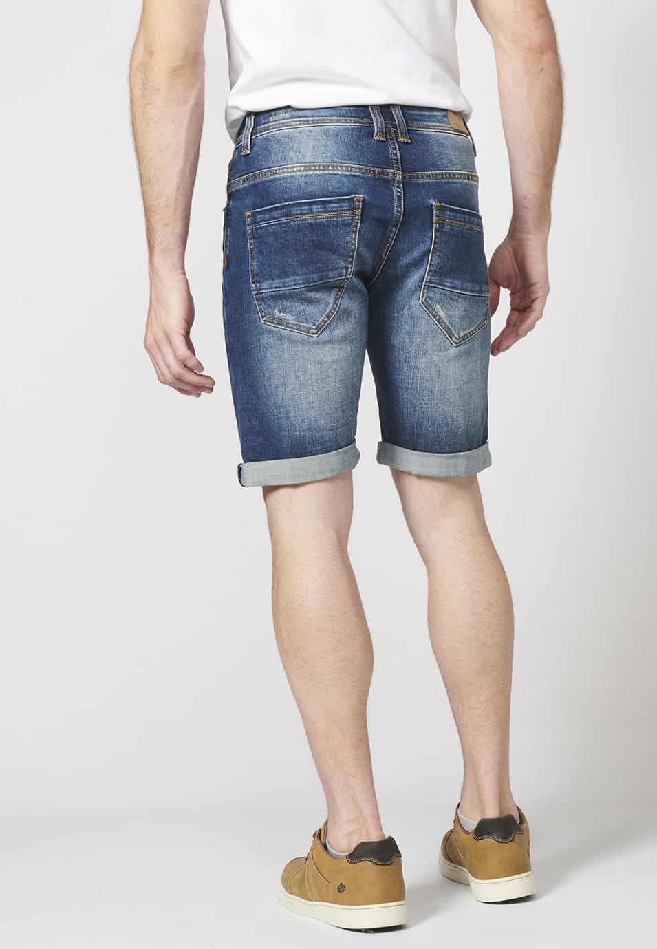 Pantalón Corto Denim Azul Medio Regular Fit Desgastado 5 Bolsillos Bajo Vuelta Hombre – KOROSHI