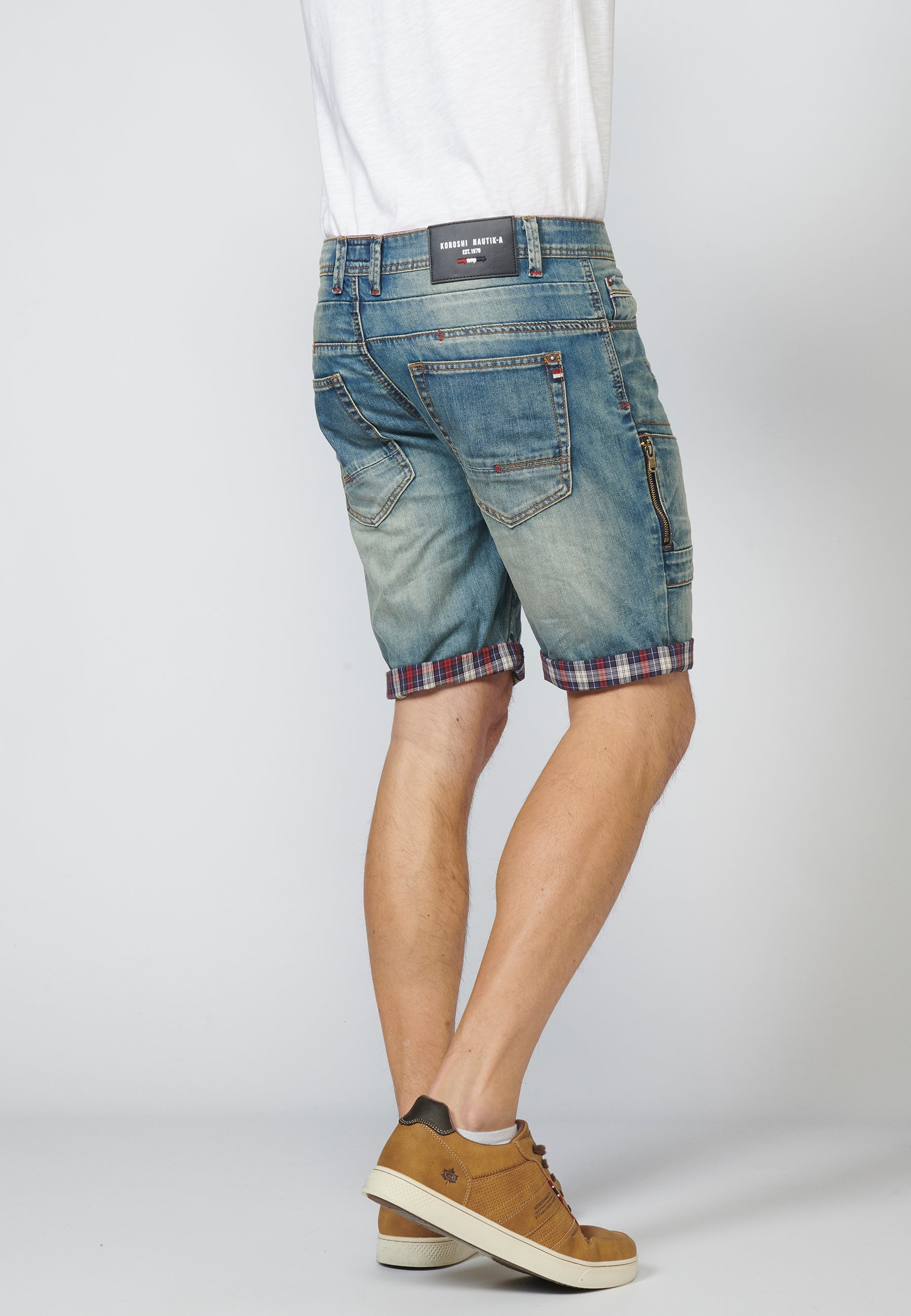 Pantalón Corto Denim Azul Claro Regular Fit Desgastado Rotos Bajo Cuadros Hombre – KOROSHI