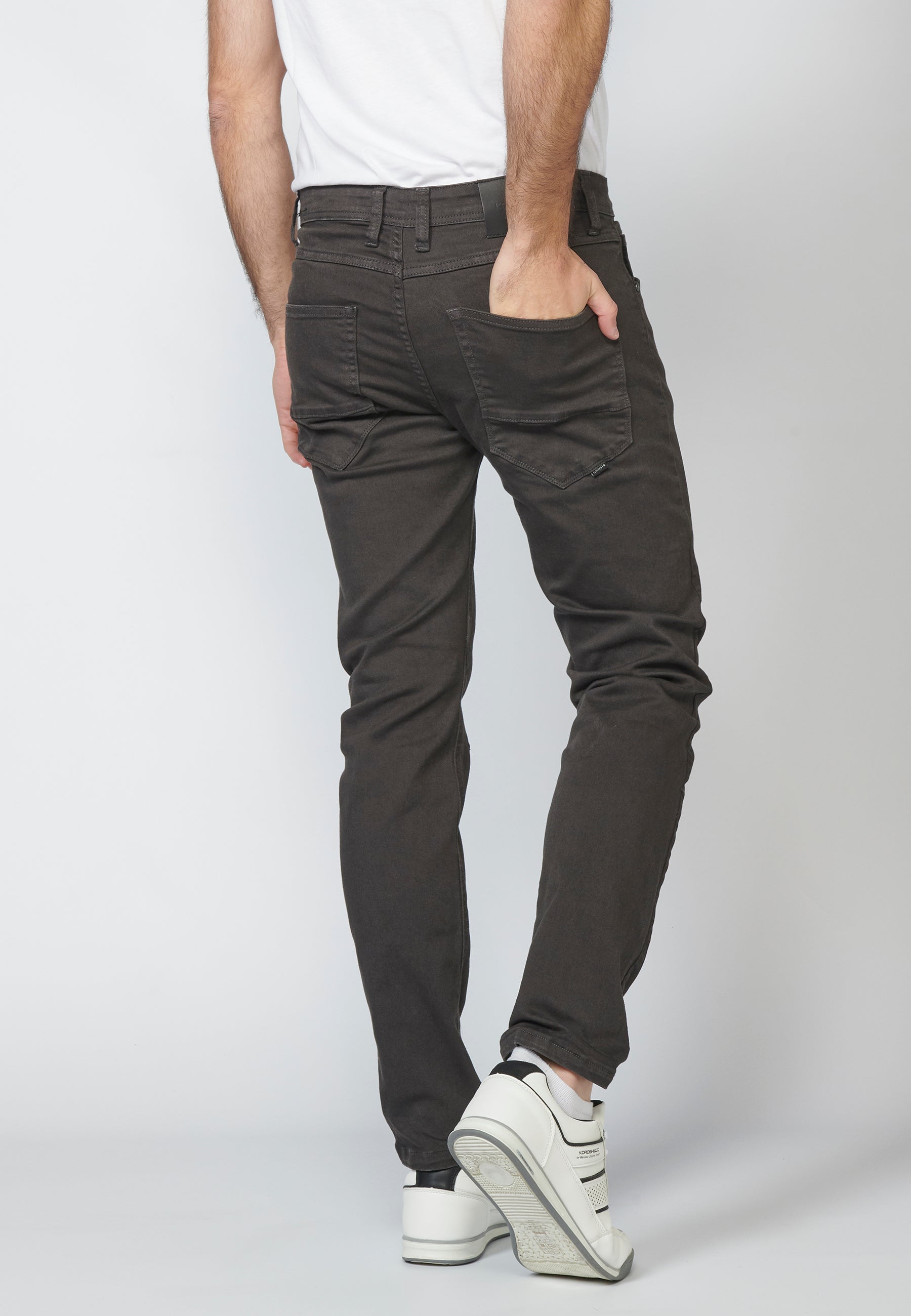 Pantalón Jeans Tapered Fit Hombre con Cadena – Koroshi 2211PT03
